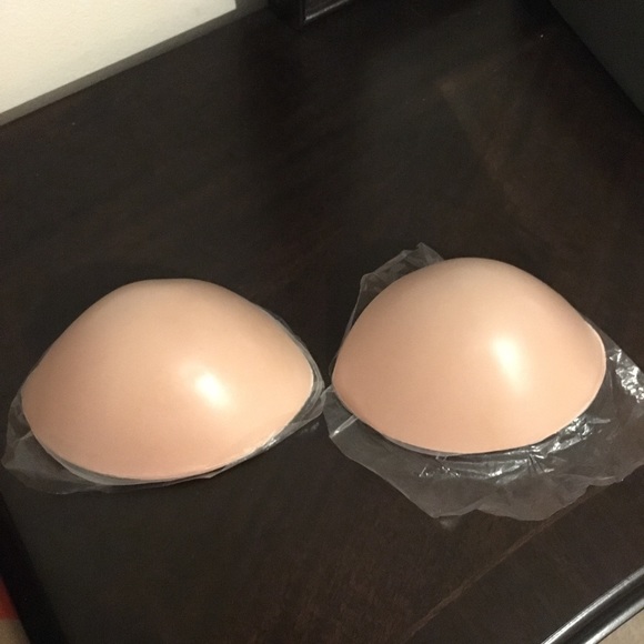 Free bra - Picture 3 of 4